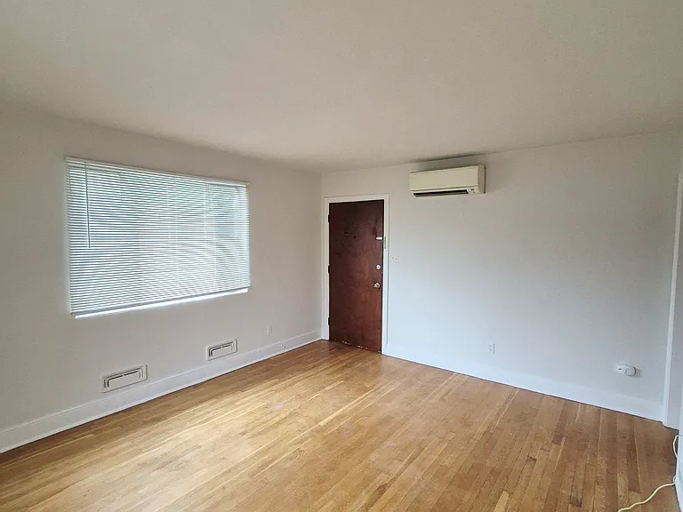 3230 W Grace St #3 — Photo 7