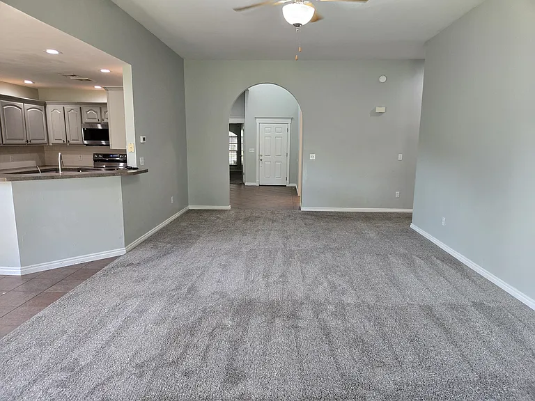 425 Chisholm Crk — Photo 7