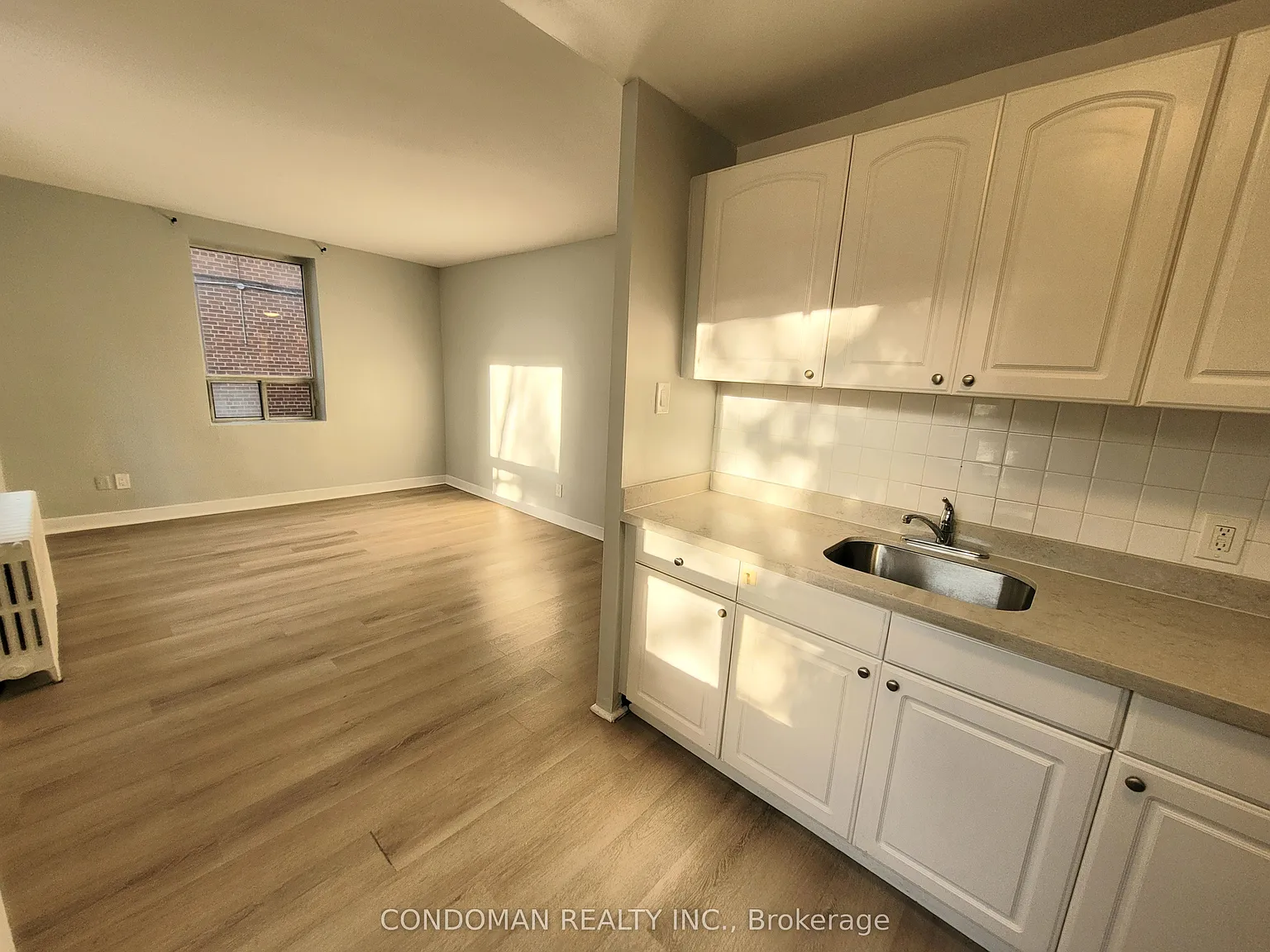 852 Broadview Ave — Photo 4