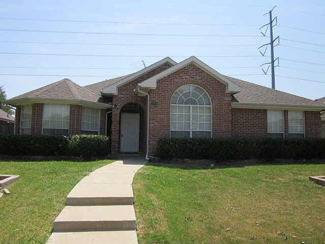 1st image of 2714 Kingswood Dr