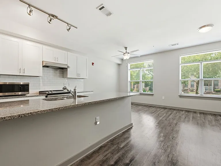 782 Riverfront Pkwy #102 — Photo 5