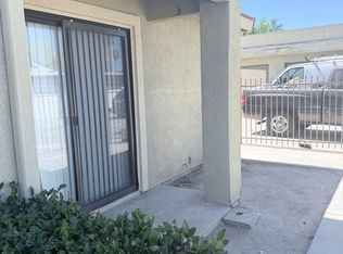 635 Montecito Ave #B, Hemet, CA 92543