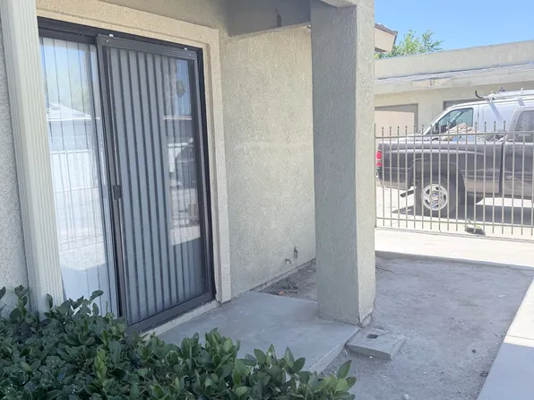635 Montecito Ave #B, Hemet, CA 92543