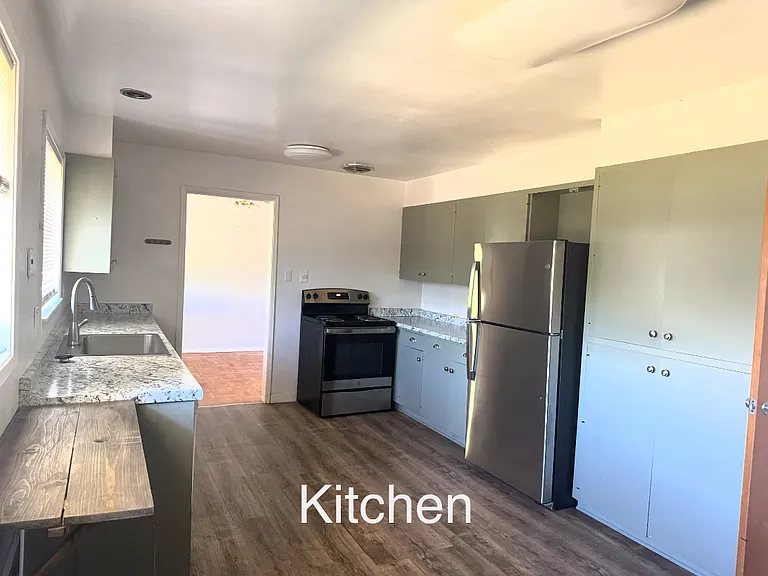 5230 NE Laurel Dr — Photo 5