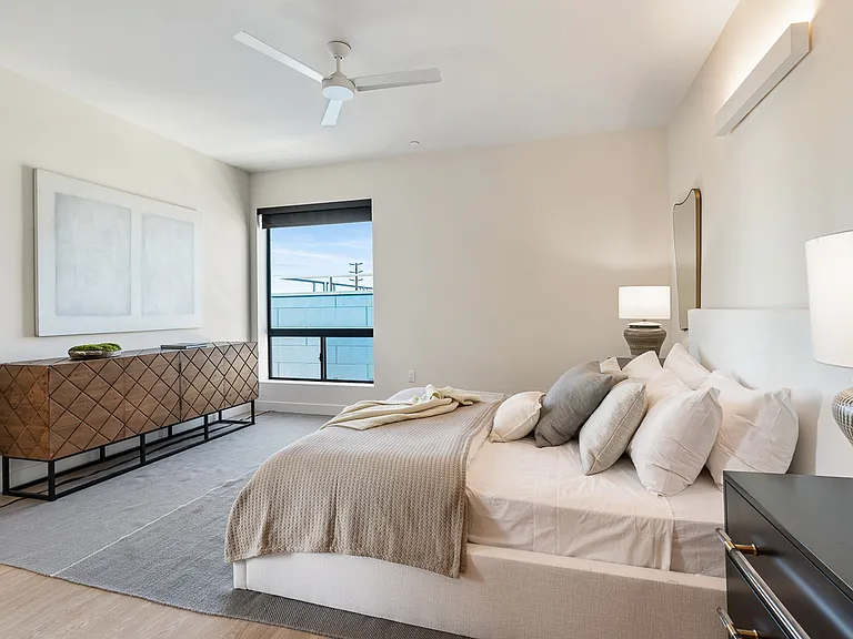 Venue Residences — Photo 72