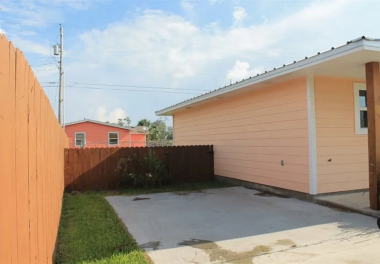 55 Red Oak Ln — Photo 2
