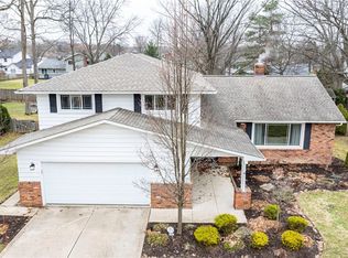 1908 Bromton Dr, Lyndhurst, OH 44124