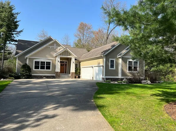 3998 Darcliff Ln, Twin Lake, MI 49457
