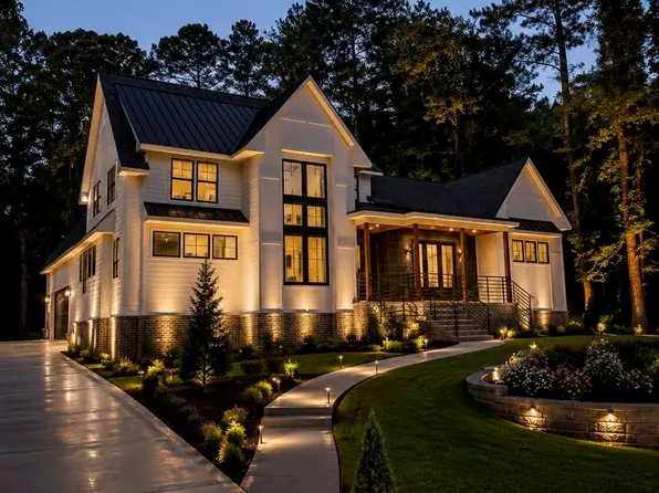 345 Thornton Dr, Fayetteville, GA 30214