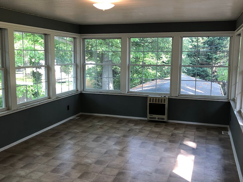 1st image of 303 Brooks Ave