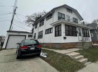 914 S 16th St, Sheboygan, WI 53081