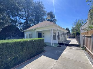 860 New York Dr, Altadena, CA 91001