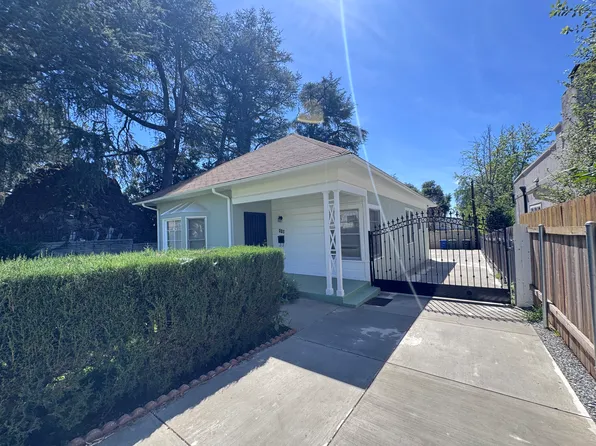 860 New York Dr, Altadena, CA 91001