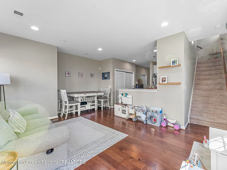 1 Kyle Dr — Photo 7