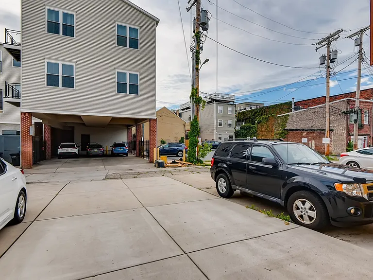 1127 S Hanover St — Photo 21