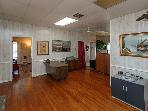 4th image of 716 Ferncreek Avenue