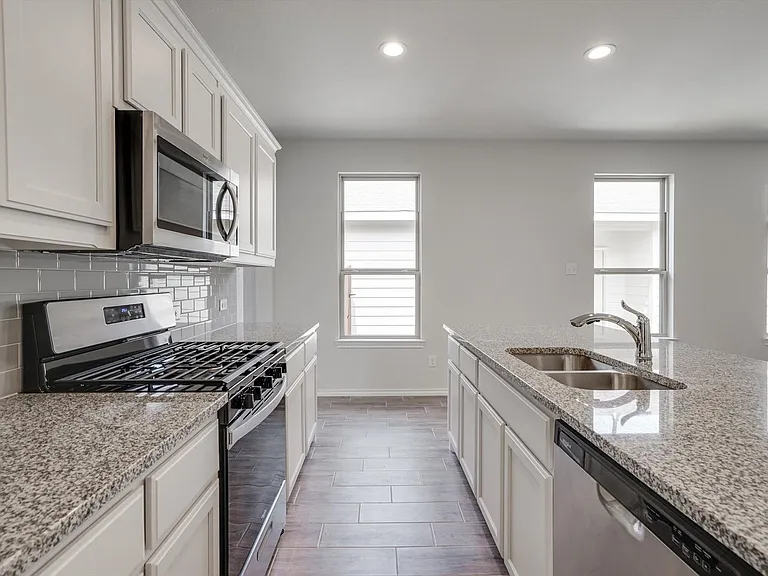 2330 Aspen Hill Dr — Photo 15