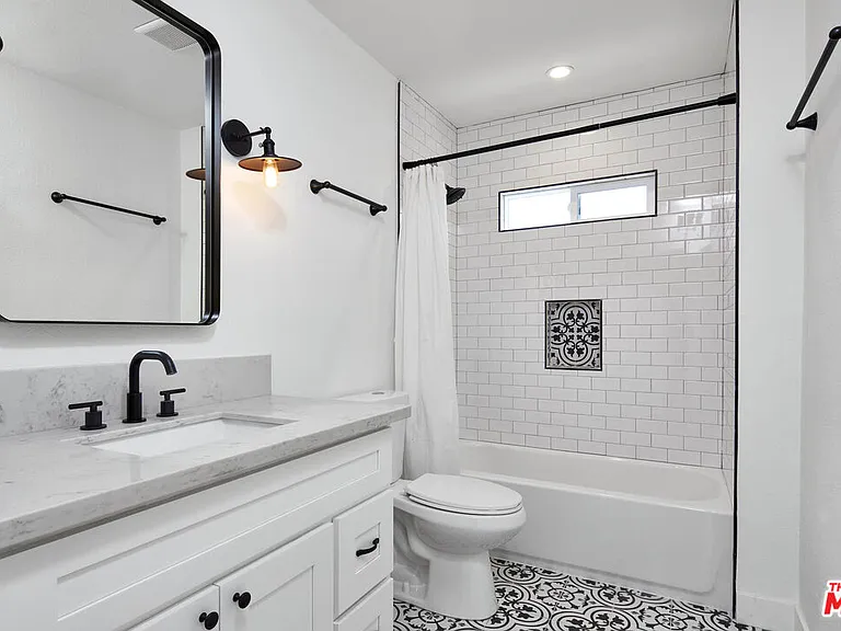 2904 W 81st St — Photo 18