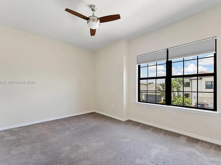 2485 Primrose Pl — Photo 28