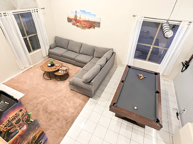 E Michelle Dr — Photo 10