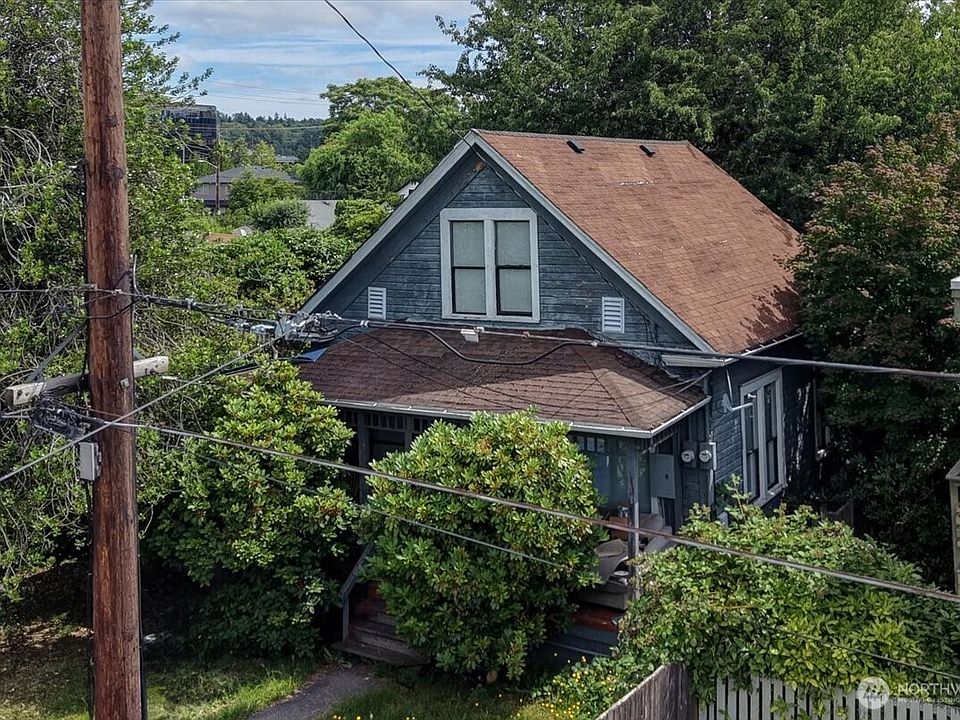 2nd image of 522 Williams Avenue N
