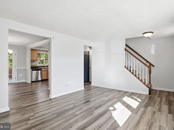 5th image of 474 Ruffian Ct