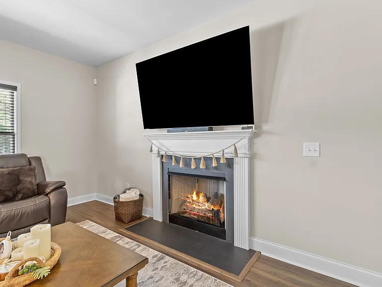 60 Melvill Ln — Photo 7