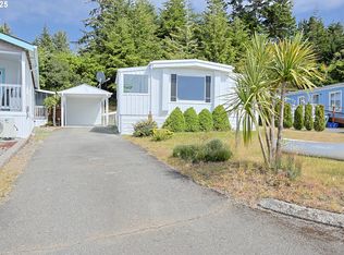 545 Puerto Vista Dr, Coos Bay, OR 97420