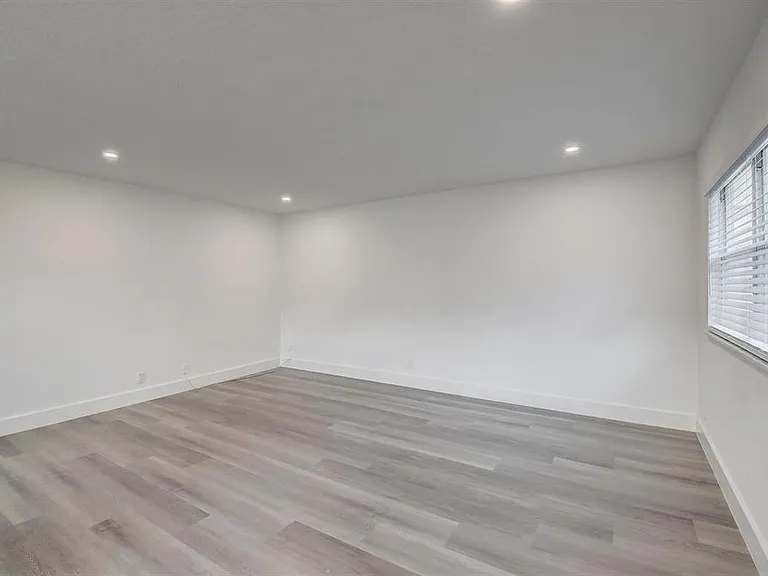 125 Brittany Way #125-C — Photo 8