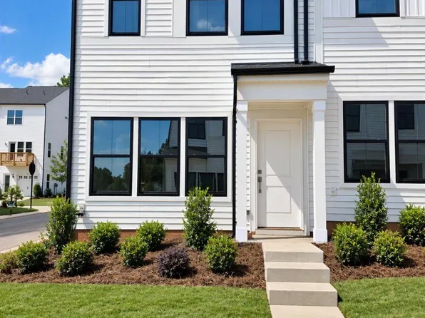 6604 Harlech St, Charlotte, NC 28269