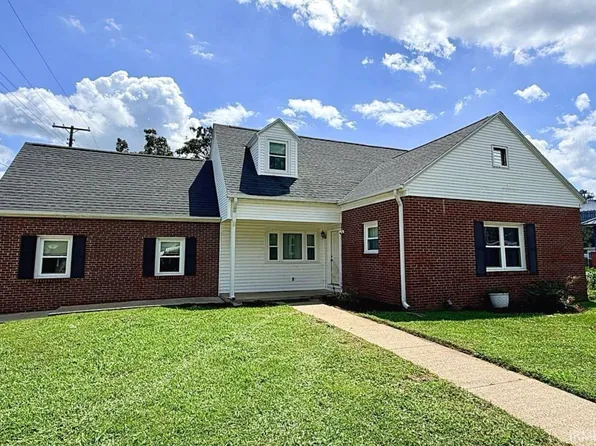240 John St, Plainville, IN 47568