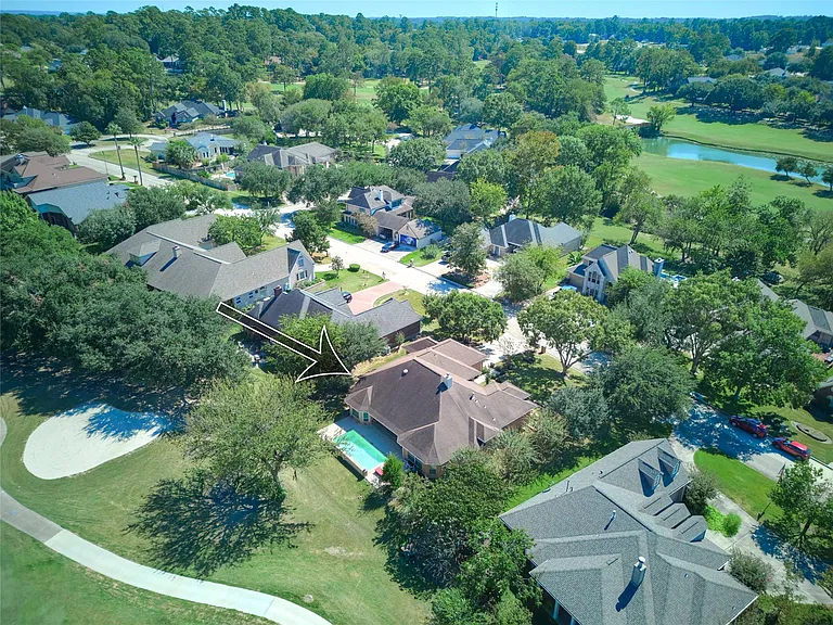 121 April Waters Dr N — Photo 41
