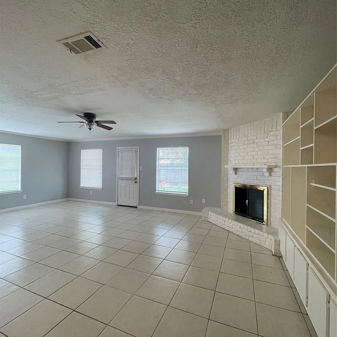 3 bed, 2.0 bath, 1484 sqft, $1,700 — Photo 3