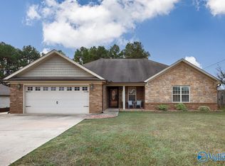 27516 Carrington Ct, Athens, AL 35613