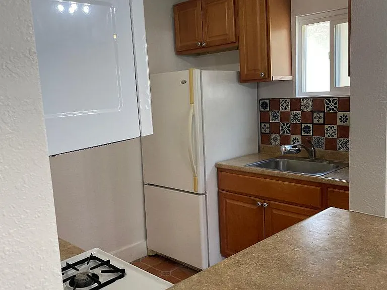 828 Sartori Ave — Photo 8