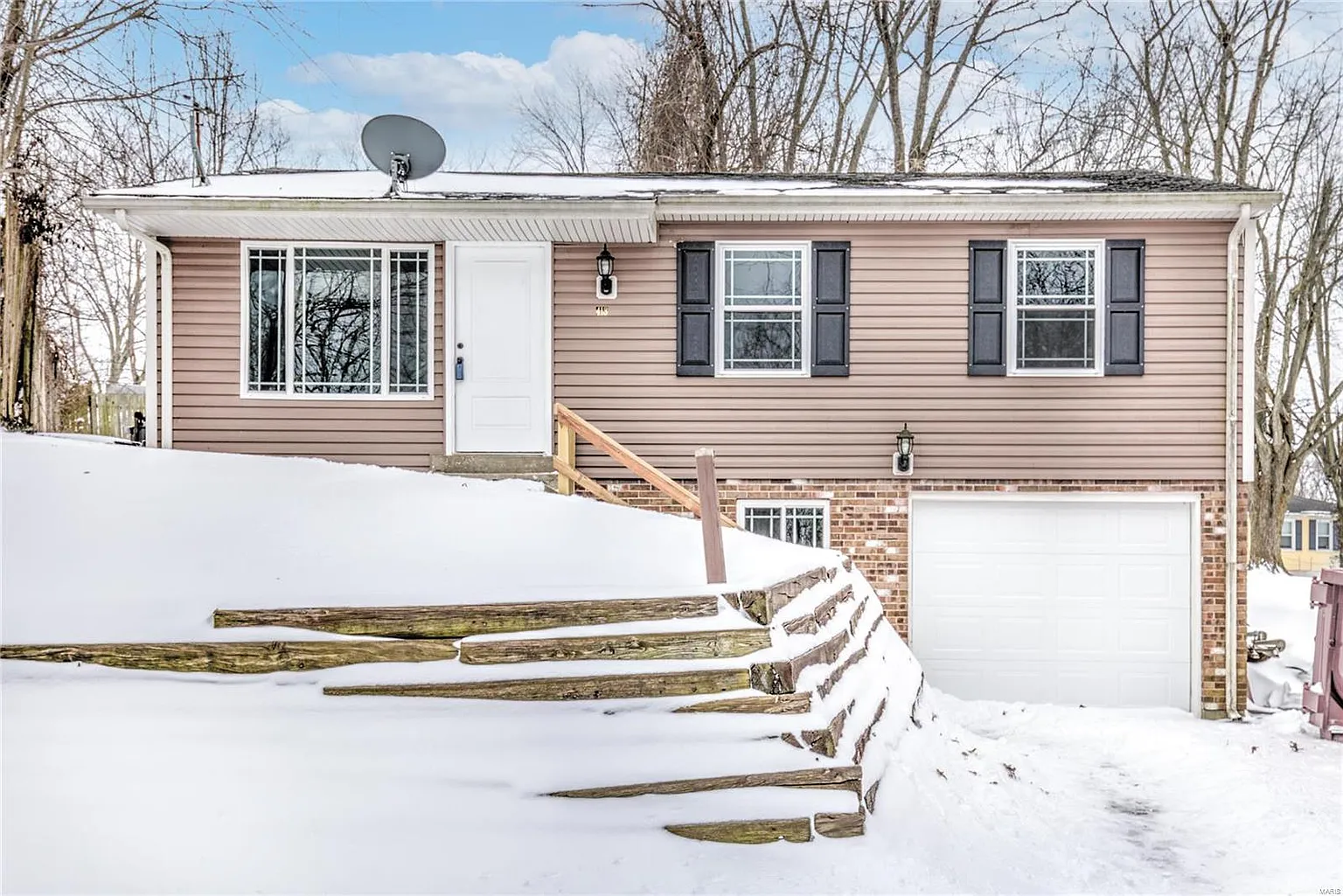 413 Mill St photo 1
