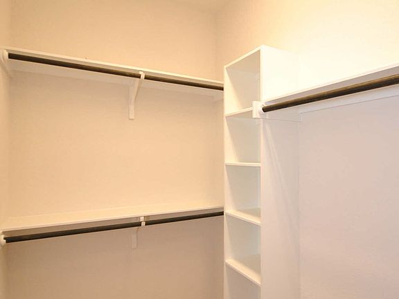 5th image of 1408 Muirfield Bend Dr Unit B