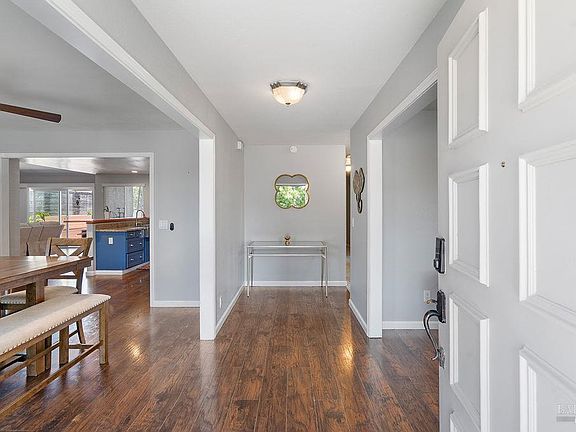 4th image of 143 Royal Court