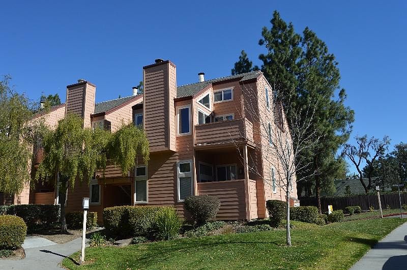 1st image of 5266 Borneo Cir