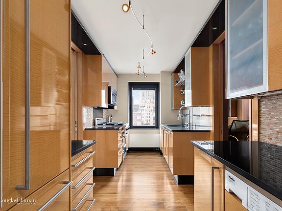 5th image of 50 E 79th St APT 12E