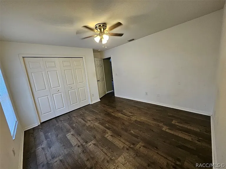 844 W Wycliffe Ln — Photo 11