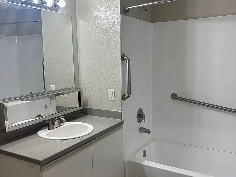 City View Apartments in West Seattle — Photo 33
