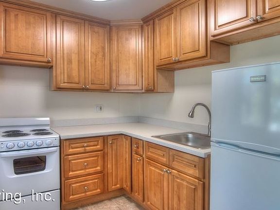 2nd image of 2240 Angela Ct #4