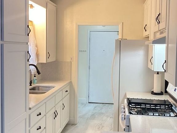 3rd image of 1208 West Ln