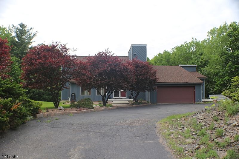 2nd image of 970 Old School House Rd