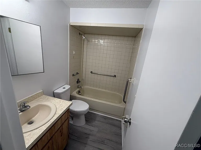 412 Tompkins St #4 — Photo 8
