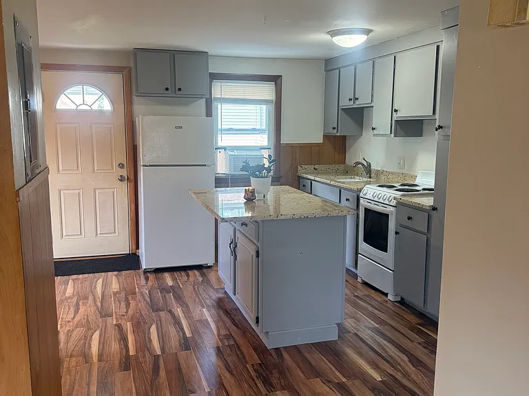 3 Jordan Rd #B — Photo 4