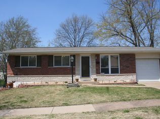 2723 Clager Rd, Saint Louis, MO 63125
