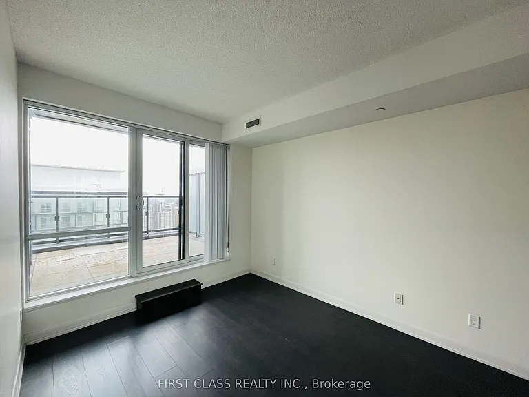 5168 Yonge St #Penthouse 305 — Photo 11