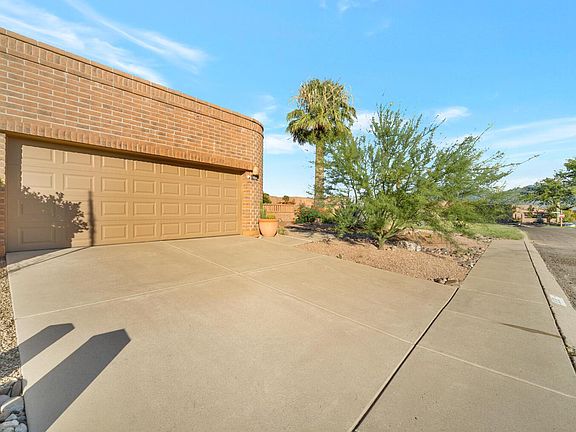 3rd image of 1830 W Camino Del Zanco